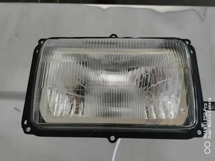 VIT Headlight 8702.3711-01 factory