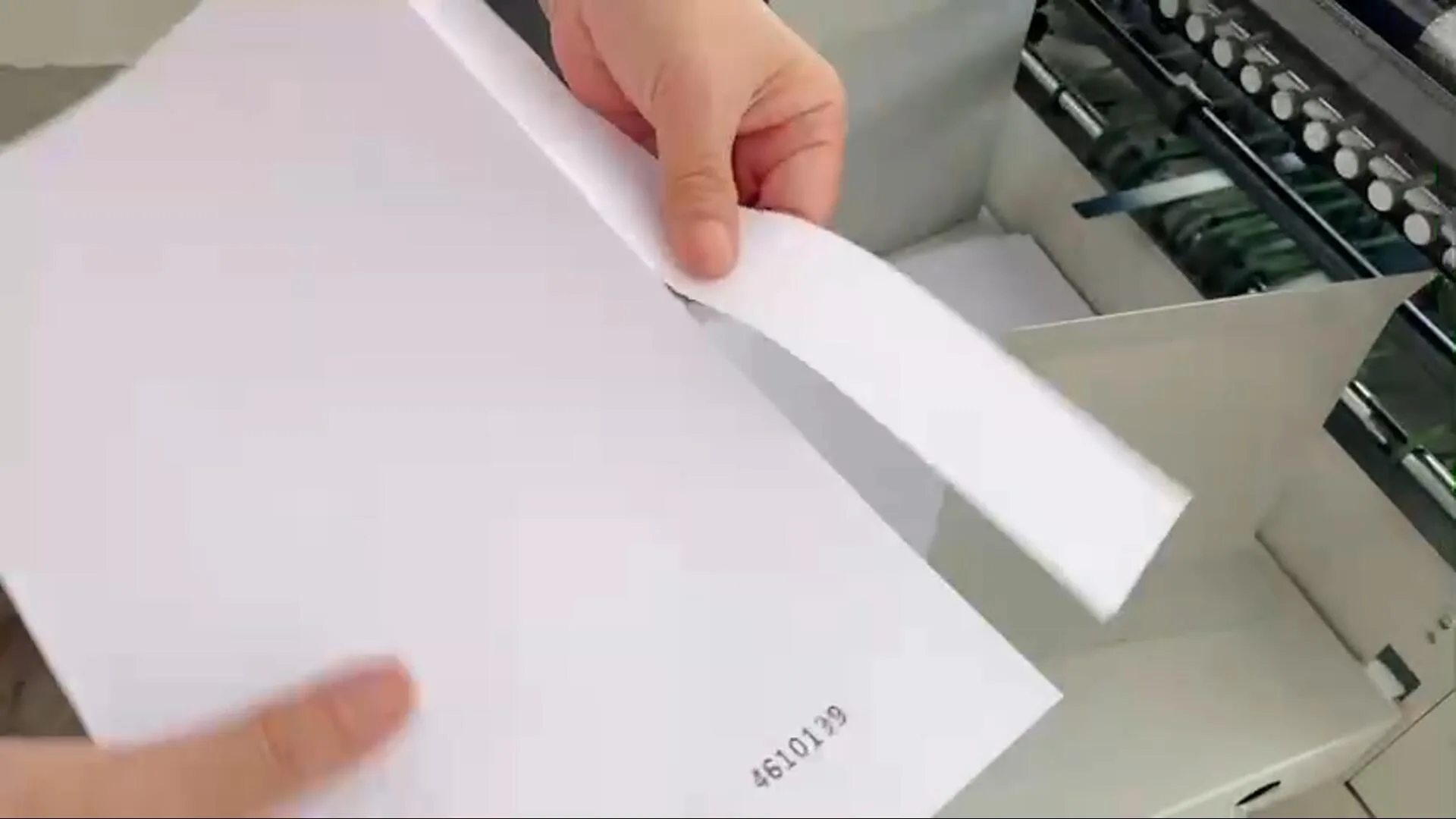 550  Auto Numbering and Paper  Perforating Machine Electric Paper Creasing and Perforatingmachine