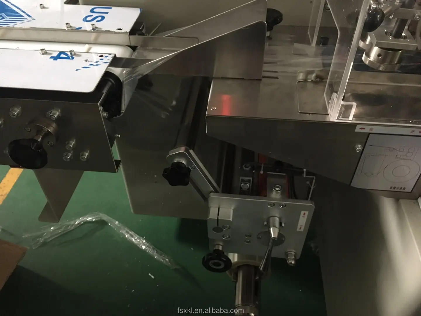 Semi-Auto Flow Plasticine Packaging Machine  Low cost Manufacturer