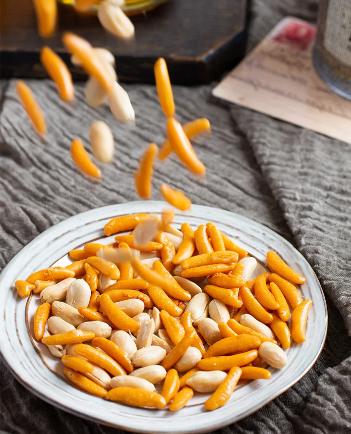 Japanese Snack Persimmon Seed Shaped Rice Crackers with Peanuts Healthy Nut Snack for Bar manufacture