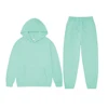 มีสีเขียวขุ่น