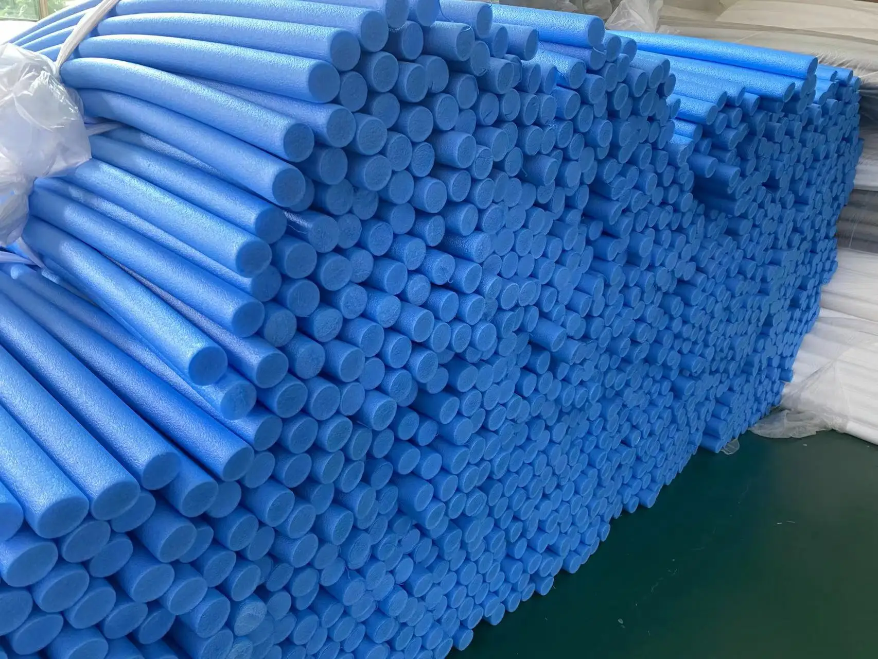 Factory Suppler Packaging Epe Foam Tubing Solid Rod Epe Foam Roller For