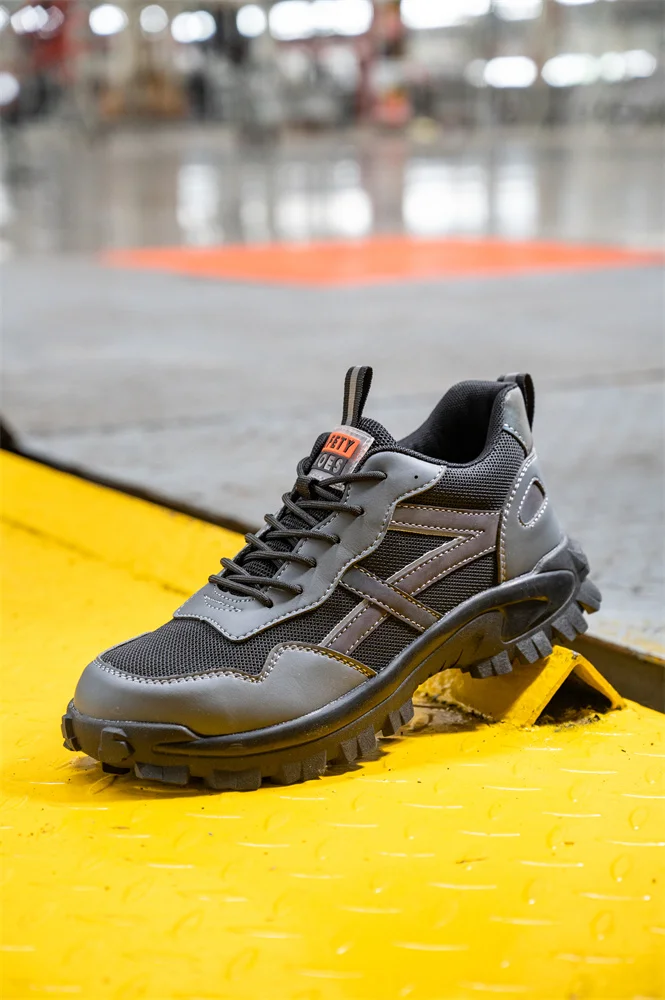 China Manufacturer Sports_ Safety_ Shoes Men Lightweight Sport Shoes