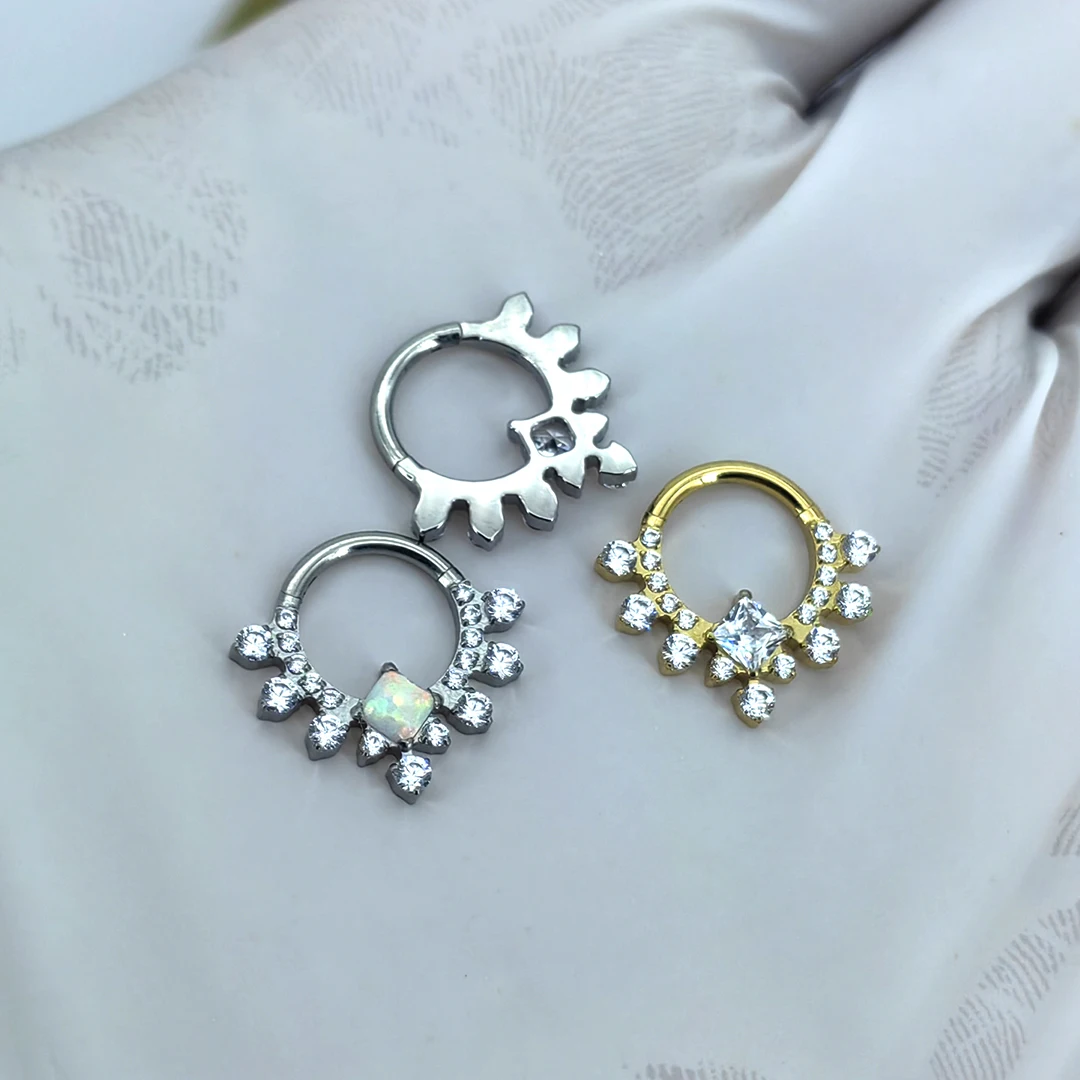 Calendo Luxury Nose Titanium Clicker Astm F136 Implant Grade Hinged