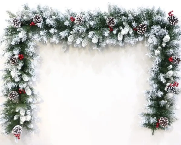 Promotional 200*30cm Christmas Garland with Natural Pine Cones & Red Berries for Xmas Decorations White Snow Accent