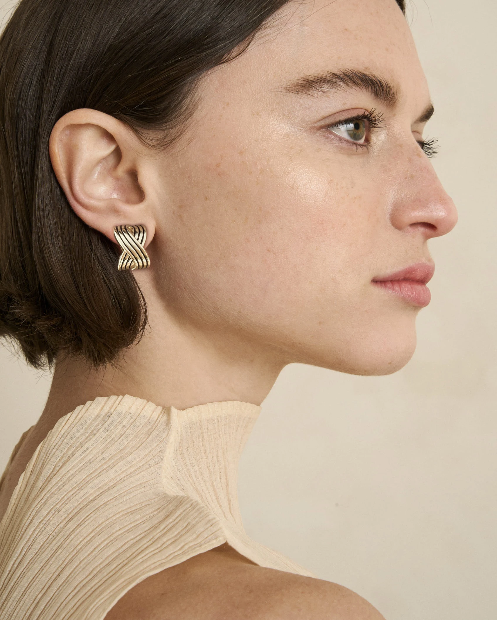 Creative Designer Antique Gold Plated Bow Tie Clip on Earrings Ear Clip Fashion Jewelry Earrings for Women 2023