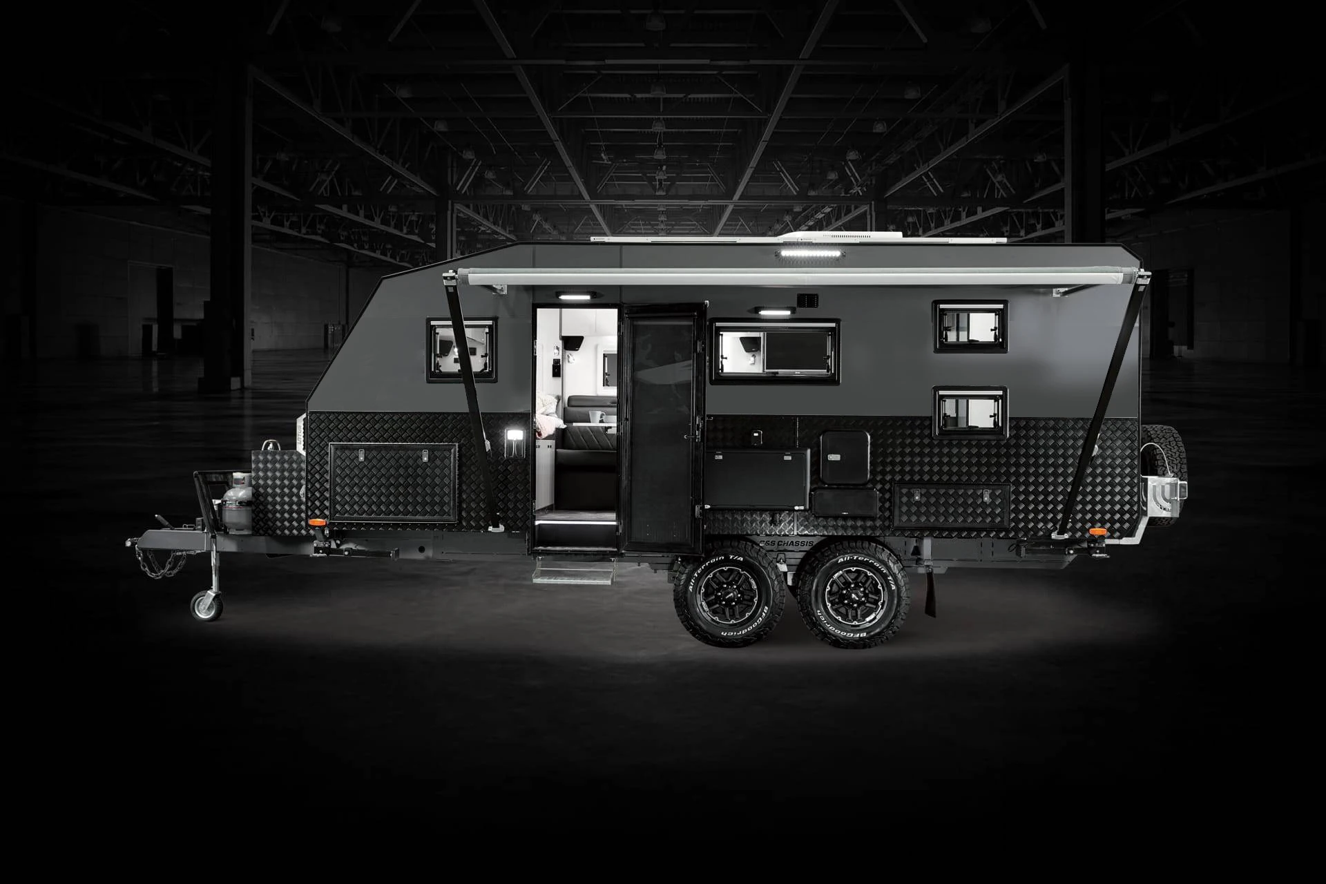 Black Designed Family Luxury Caravan Van Motorhome Camper