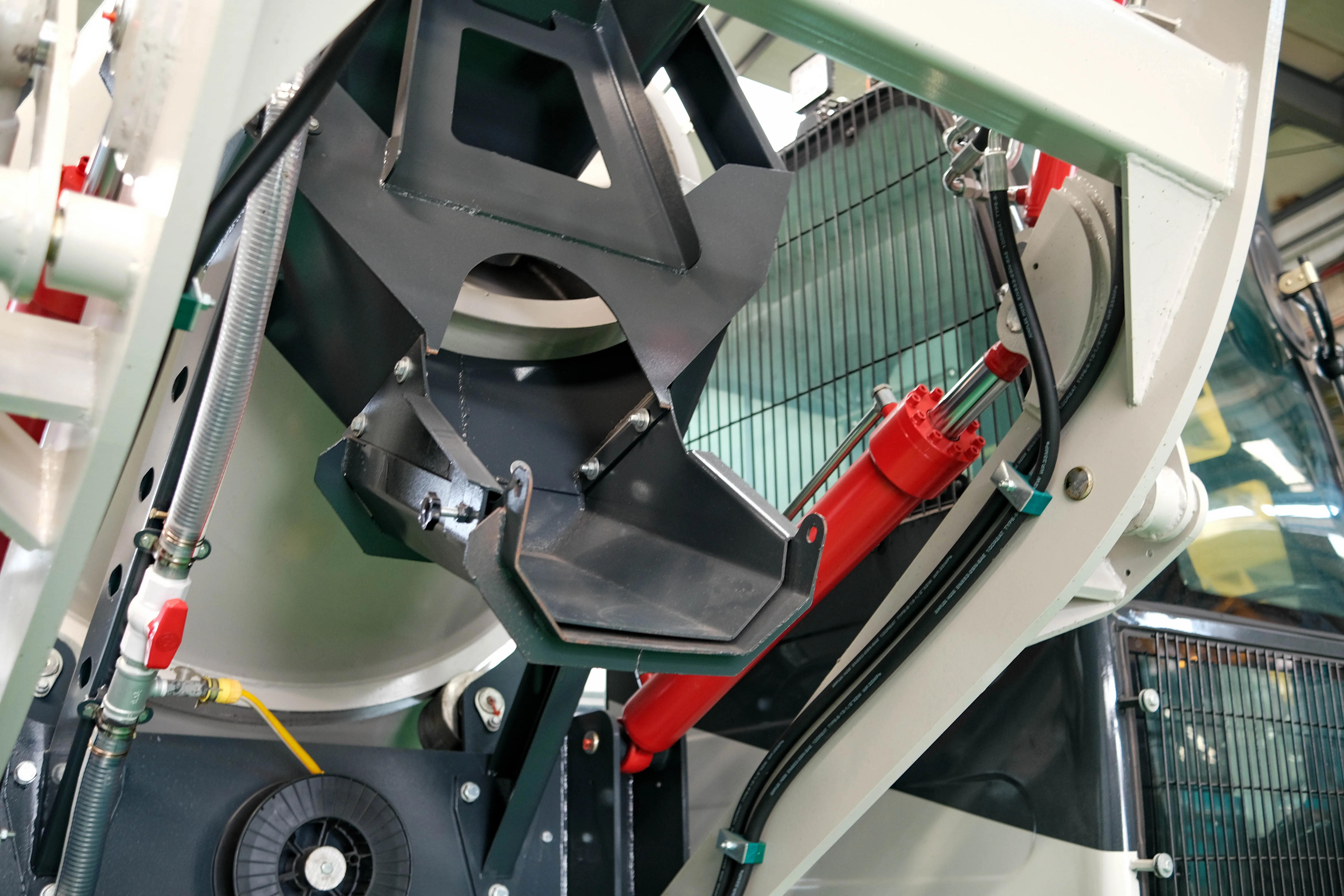 China Concrete Mixers Cement Mixing Machine Mixture Machine Concrete