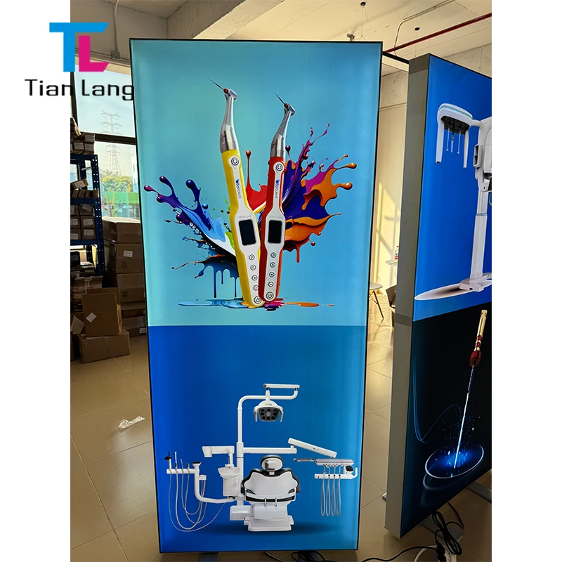 10 sekundžių montavimas Pasirinktinis dizainas Iš aliuminio rėmelių Šviesingas tekstinis Stovintis Led šviesos kabietaus Reklaminiam rodymui