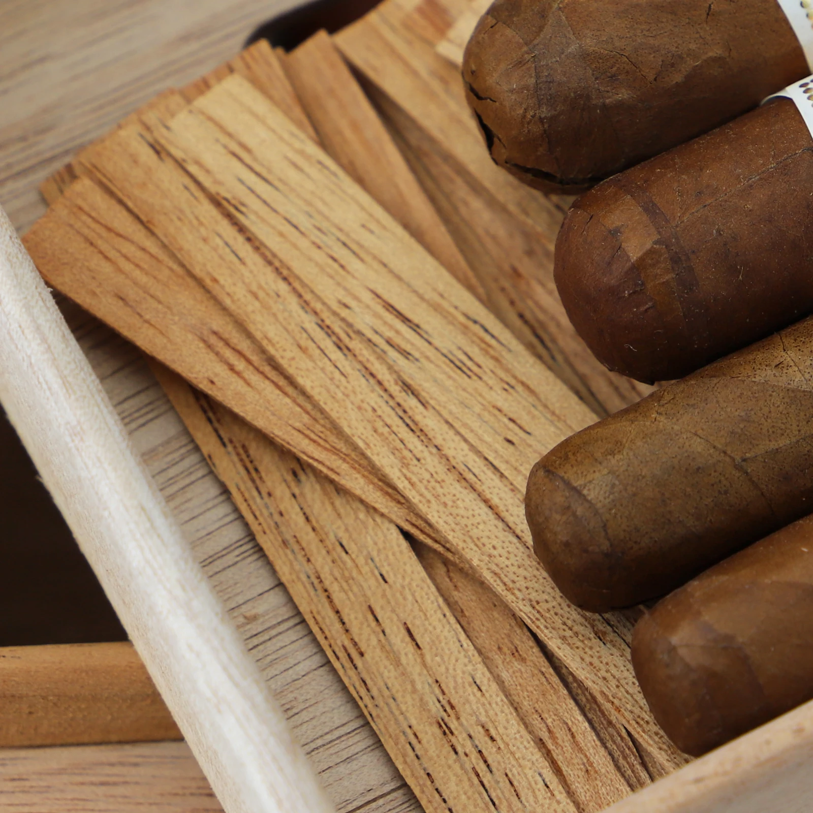 Wholesale Cedar Wood Chips For Storing Cigars,Cigar Moisturizing,Insect