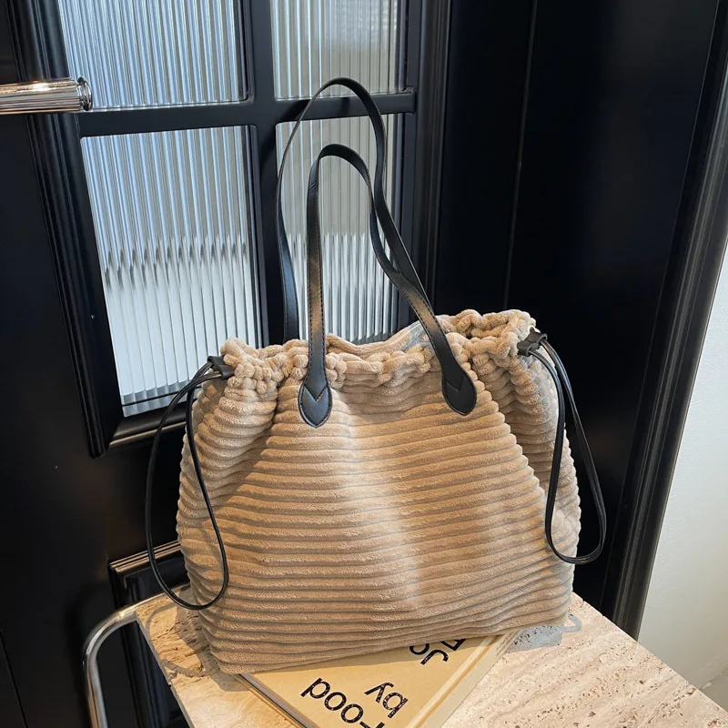 Winter New Women’s PVC Large Capacity Tote Bag Stitching Splicing Drawstring Closure Single-Shoulder Strap Polyester Lining