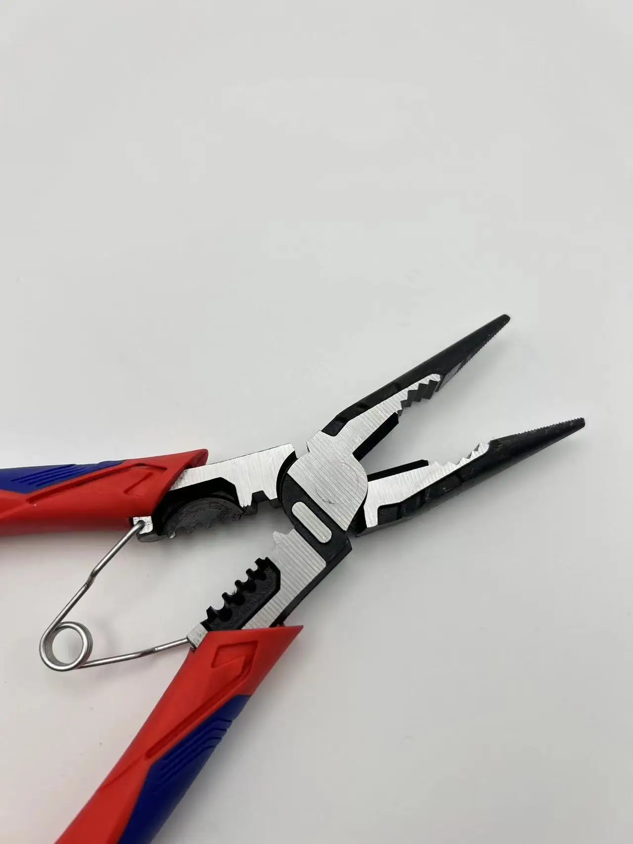 DIY Industrial Grade Crimping Pliers Serrated Jaw Surface Plastic Molded Handle Wire Stripper Cutting Applications supplier