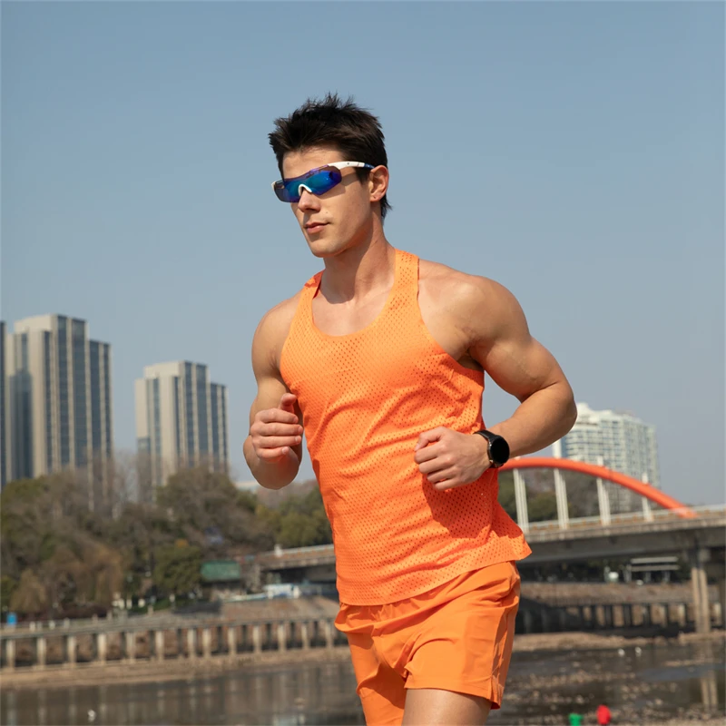 Seamless Mesh Breathable Man Big Hole Quick Dry 100% Polyester 100 GSM Marathon Running Sleeveless T-Shirt for Men