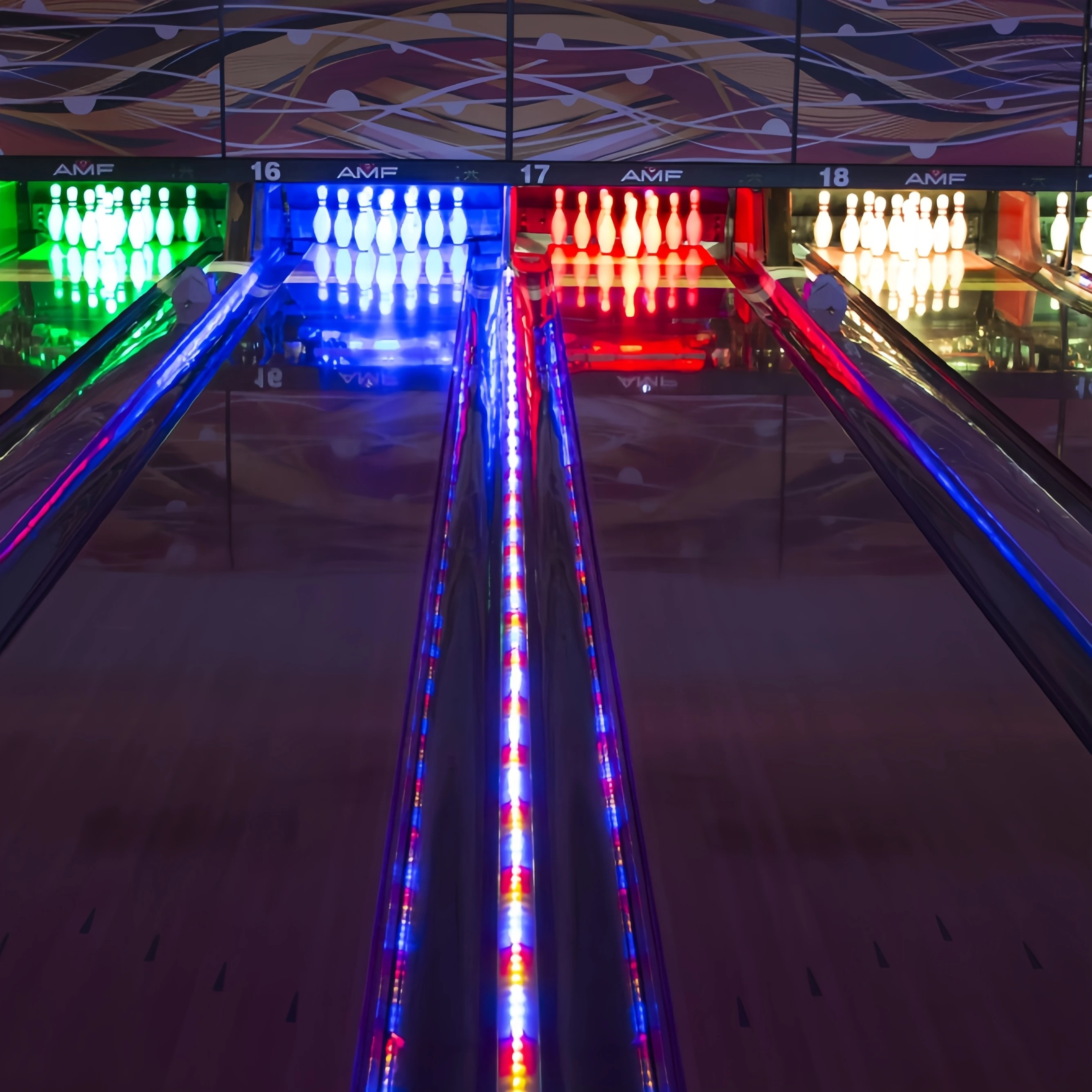 Hot Selling High Quality Bowling Alley Equipment String pinsetter machine synthetic lane LED light modern decoration