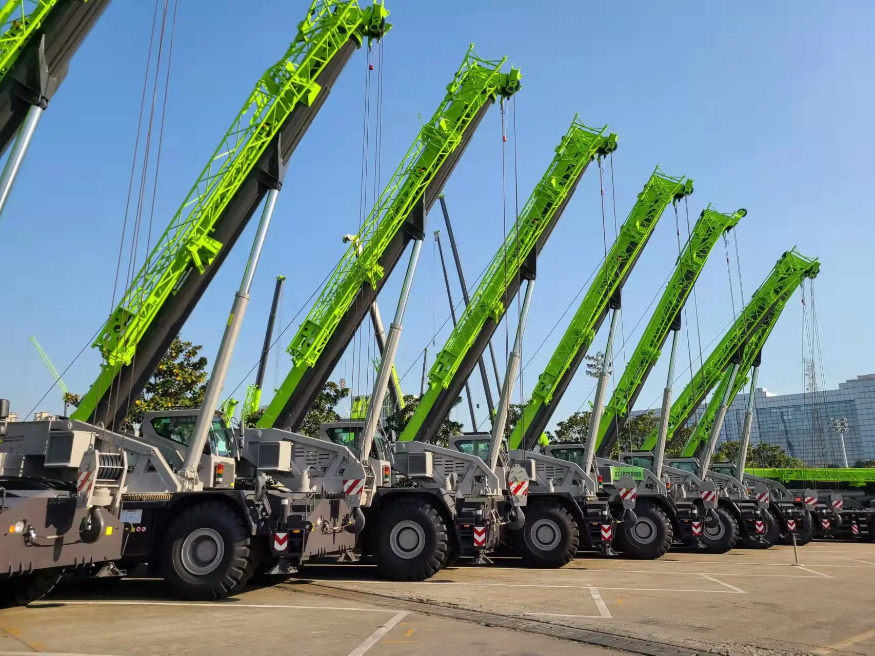 ZOOMLION off Road Crane 4X4 60 Ton - Sinomada ZRT600E532