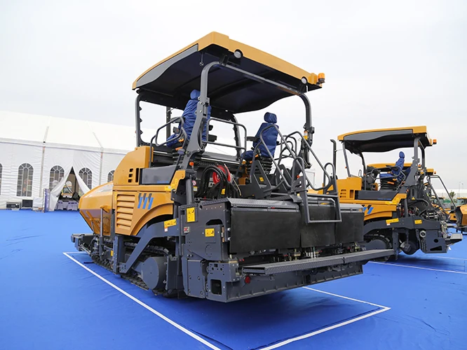 RP1255TIV 12.5m Max Paving Width Leveling Machine Asphalt Concrete Paver With Automatic leveling system in stock manufacture