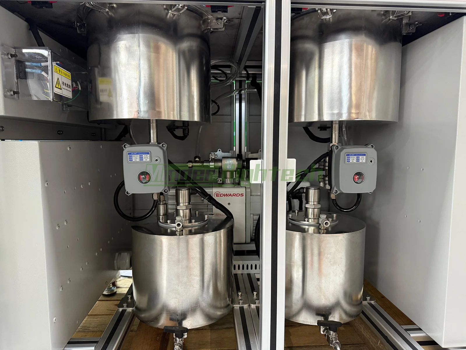 Система підвищеного тиску гелію He та фторованого масла