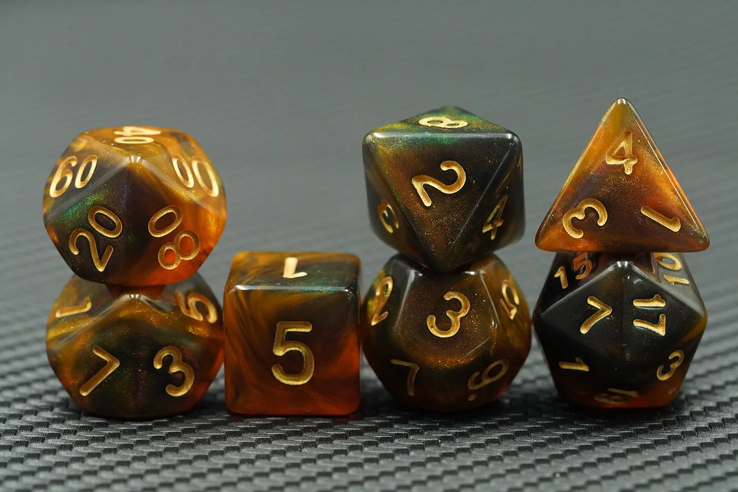 Customized 16mm Bicolor Polyhedral Resin Dice Colored Plastic DND Game Accessories manufacture