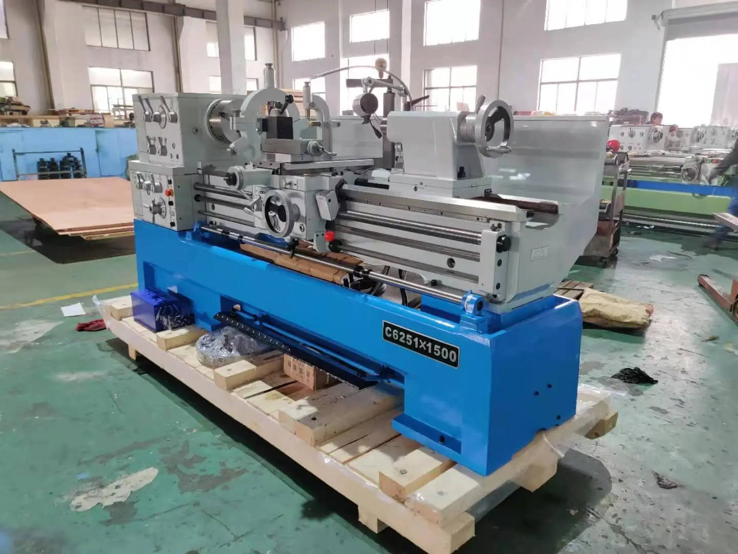 Good Price of Metal Lathe 510mm Manual Lathe Machine C6251 With Big Bore 80mm Lathe Metal Working Machine