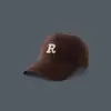 Gorra de béisbol R estilo regular-café