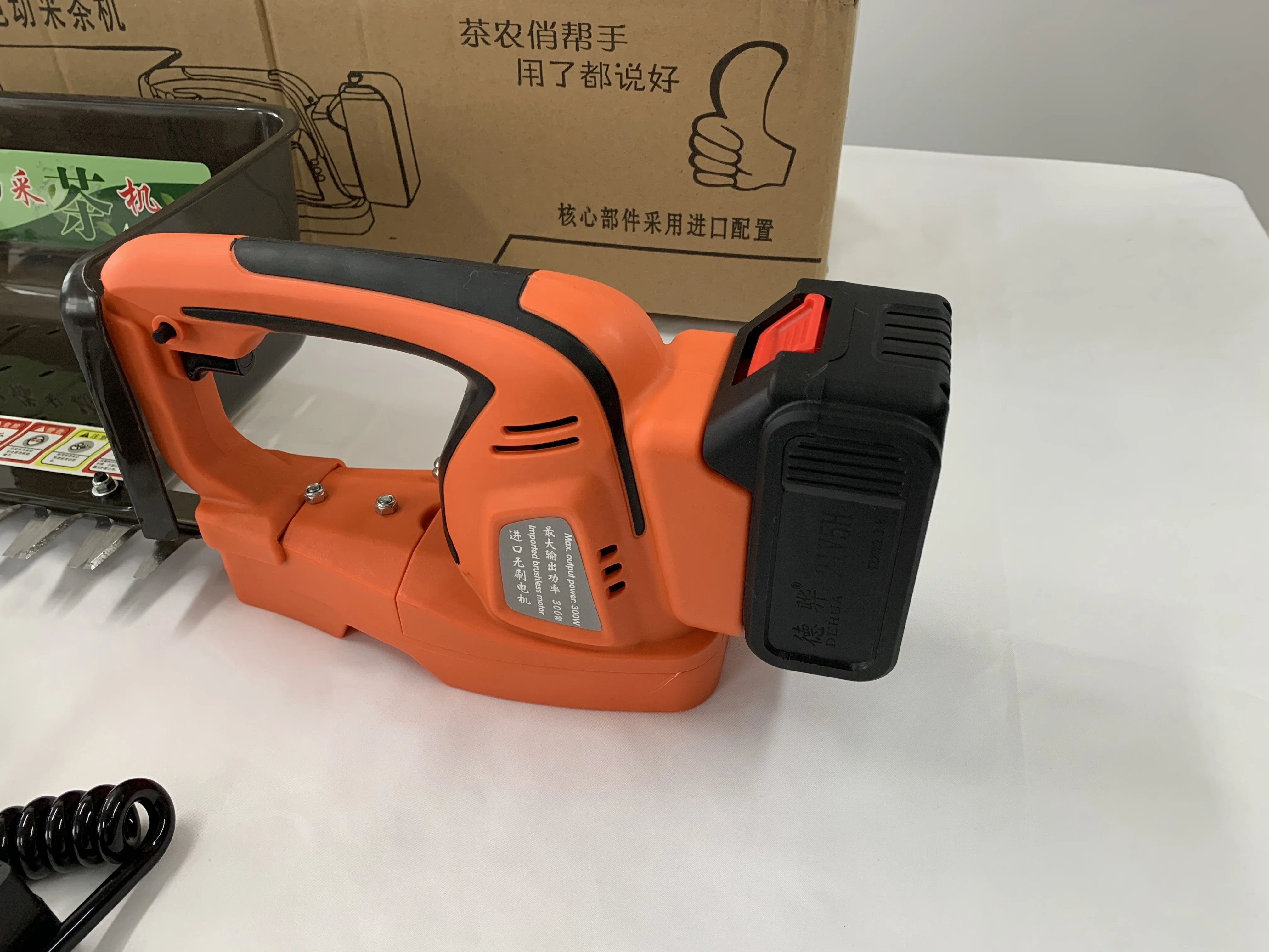 High Efficiency Mini Battery Operated Tea Plucking Machine