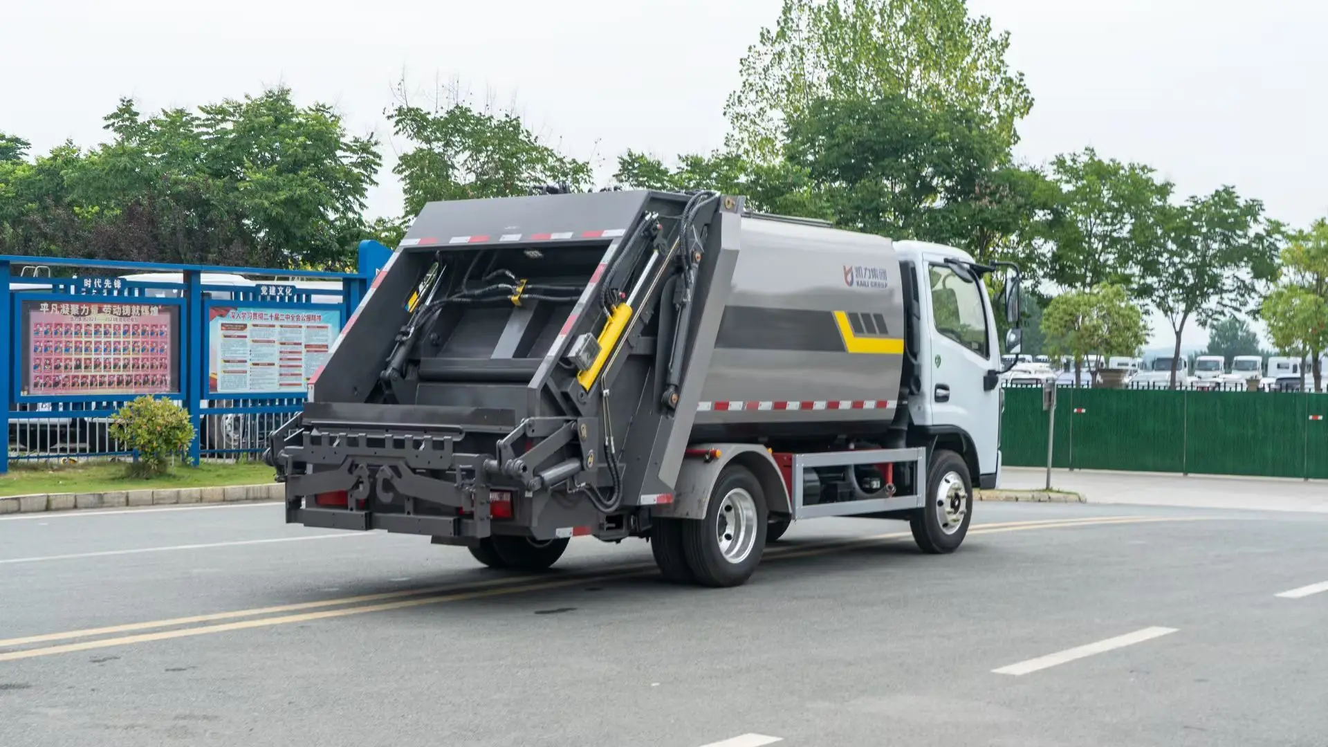 Hot Sale Refuse Compactor Garbage Truck for