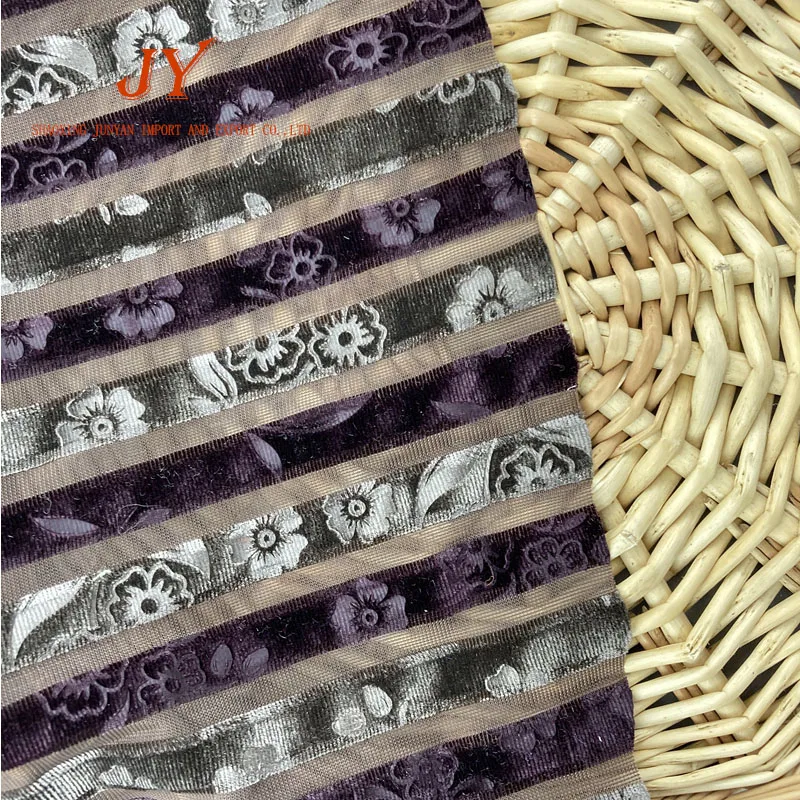 Бесплатный образец, низкий минимальный заказ, супер мягкое рельефное бархатное Норковое одеяло, полиэфирная полосатая ткань