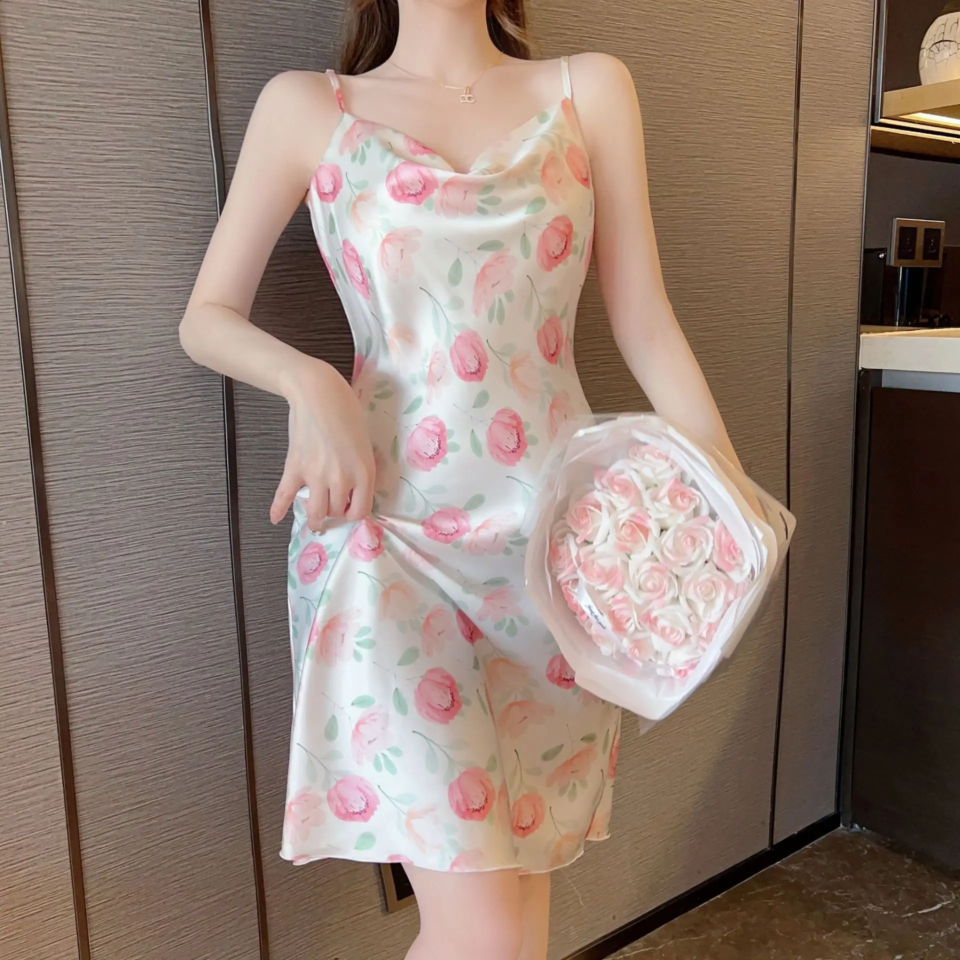 Samwestart Custom Design Comfortable Silk Satin Sexy Fat Women Sleepwear Sexy Pajama Set for Women Hot Sexy Night Sexy Bedroom