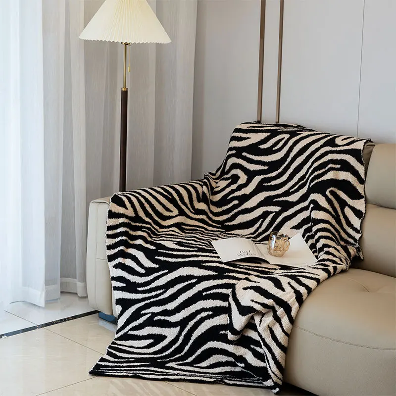 100% Polyester Eco-Friendly Modern Luxury Jacquard Cozy Knit Throw Blanket Bedding & Decorative Use