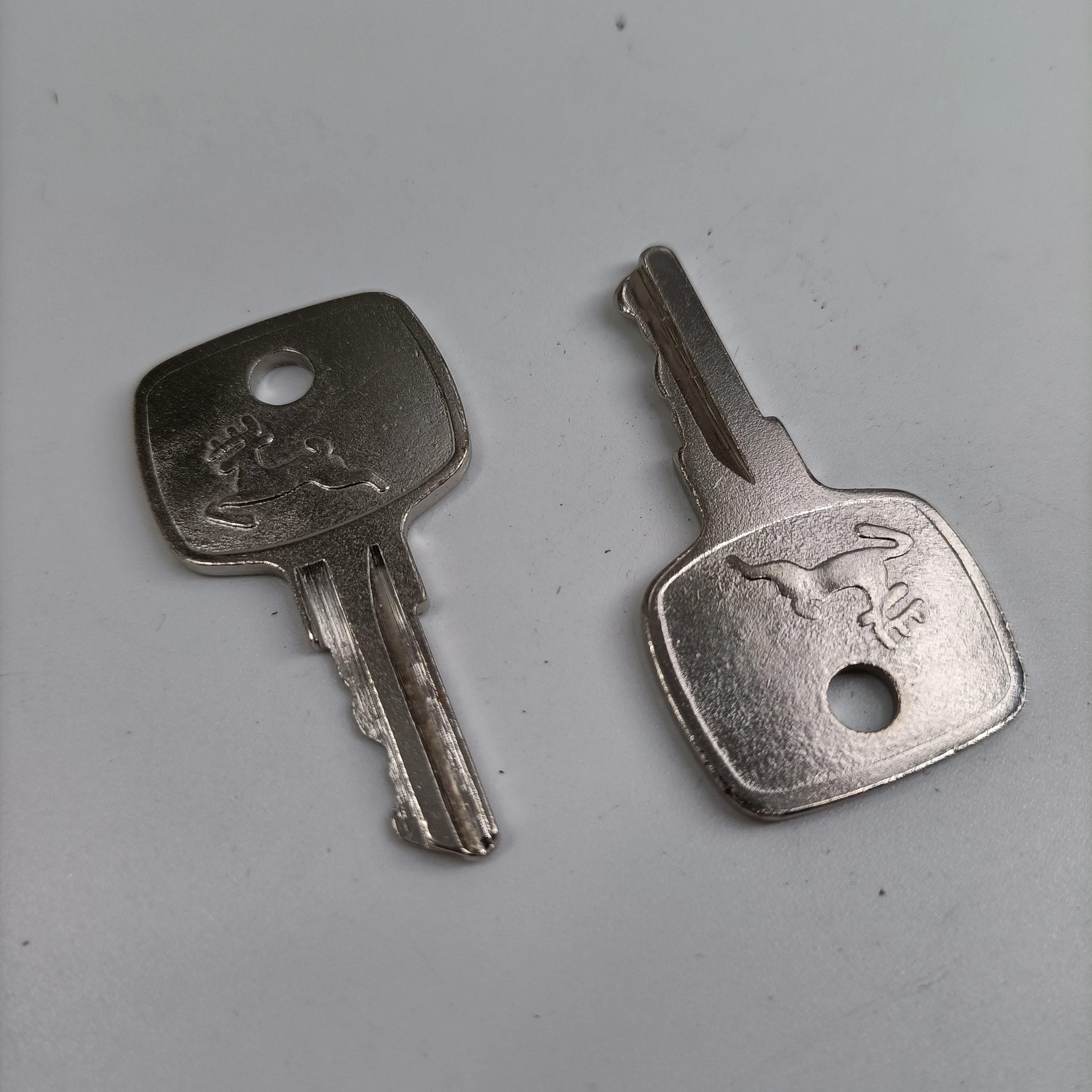 Excavator Parts Start Key Ignition Starting Key Side Door Key For John