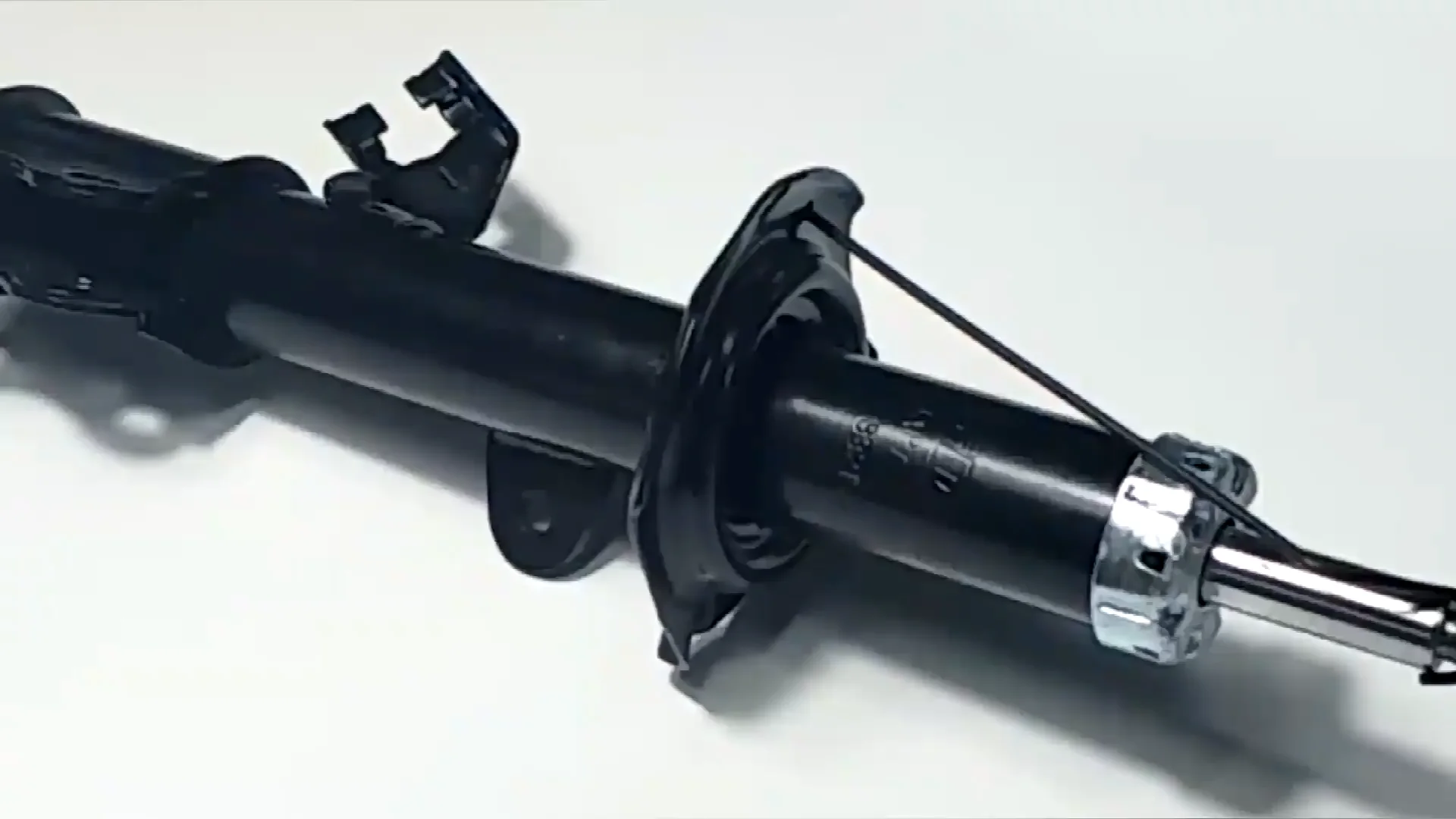 KYB Hydraulic Shock Absorber for Nissan Sunny 332153
