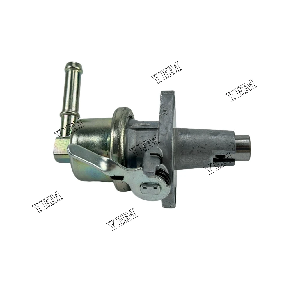 Good Quality D1703 Fuel Pump 17539-52033 Fit for Kubota D1703 Engine. 3