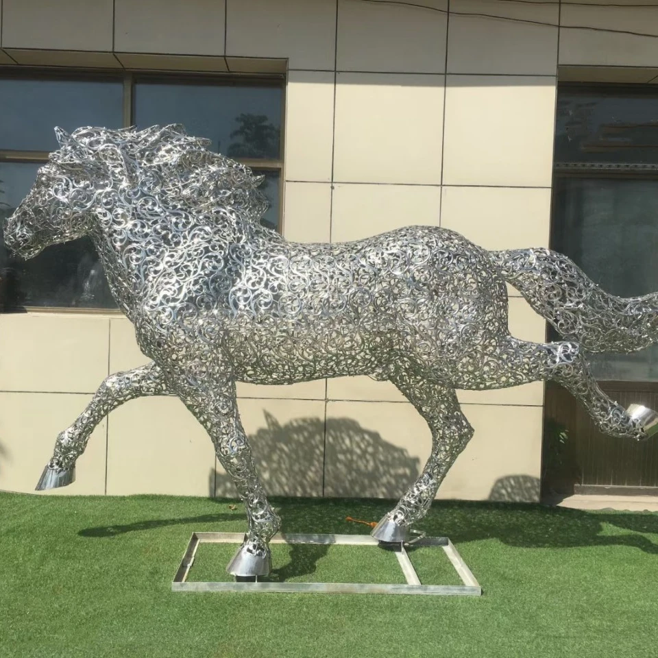 Processing Custom-made Iron Art Abstract Hollow Wire Mesh Animal Sculpture Snail Horse Butterfly Ant Outdoor Sketch Landscape