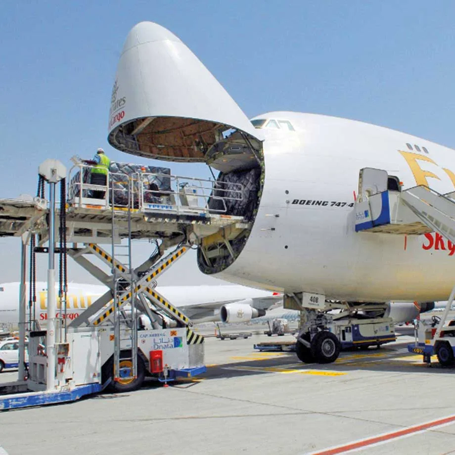 Оаэ перевозки. Грузовой самолет Emirates. Emirates SKYCARGO a300beluga. Карго Дубай. Грузовые авиакомпании в Эмиратах.