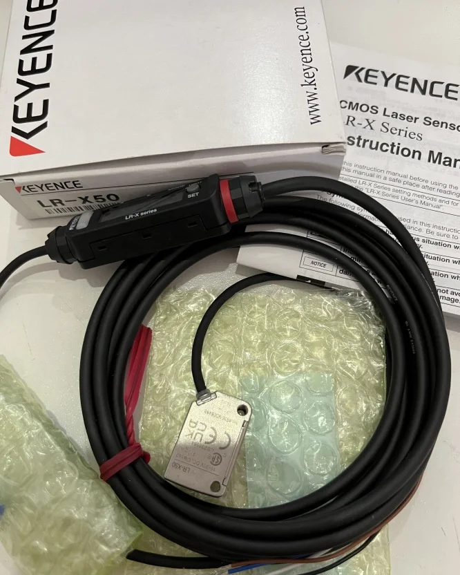 KEYENCE LR-X50デジタルCMOSレーザーセンサーLR-Xシリーズケーブルタイプ50mm範囲