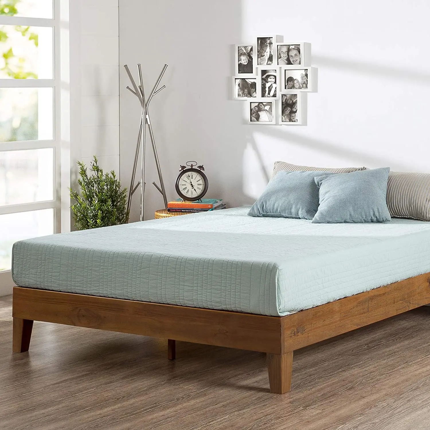 Кровать без бортиков. Wood Home 2 антик кровать. Кровать двуспальная без изголовья. Кровать деревянная современная. Кровать на ножках.