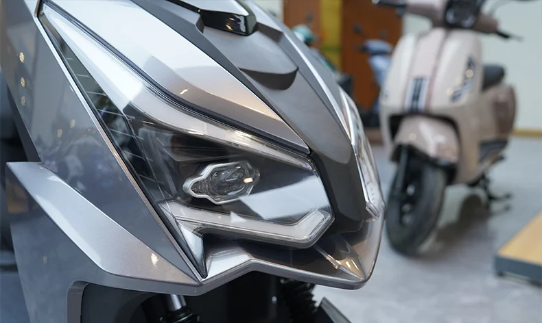 CKD SKD 10inch 600/800W 50km/h speed oem electric scooter china manufacturer directly sell electric motorcycle