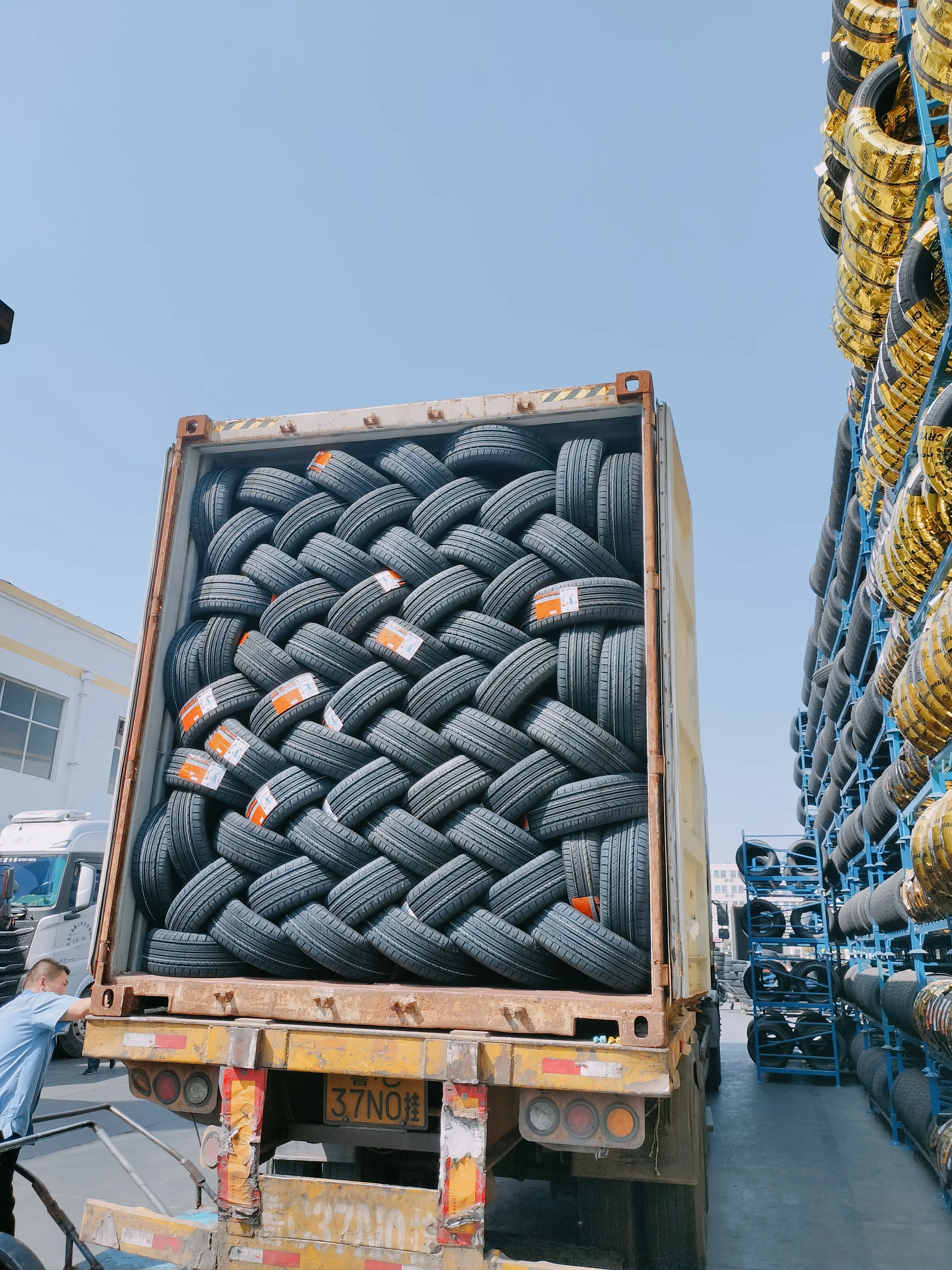 Wholesale Cheap Price JOYROAD 195/40R17 New Tyres for Cars