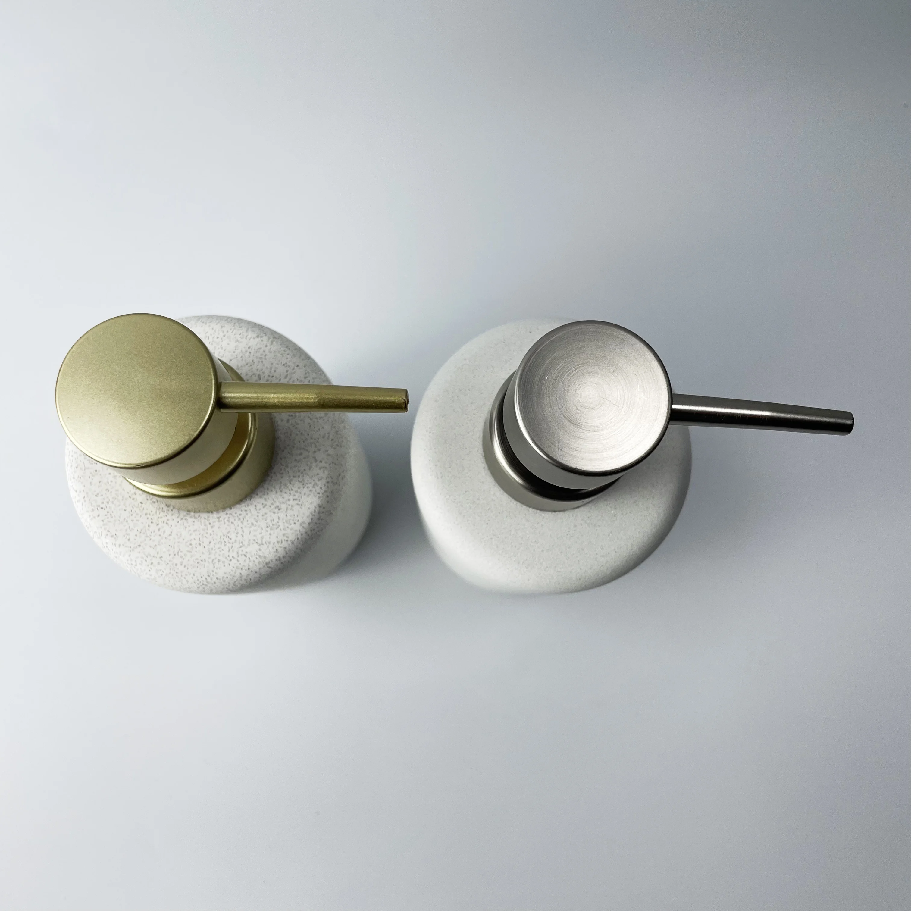 Custom Natural Hotel Concrete Resin Polyresin Soap Dispenser with Pump Type Bath Set Wholesale Bathroom Dispenser Sets
