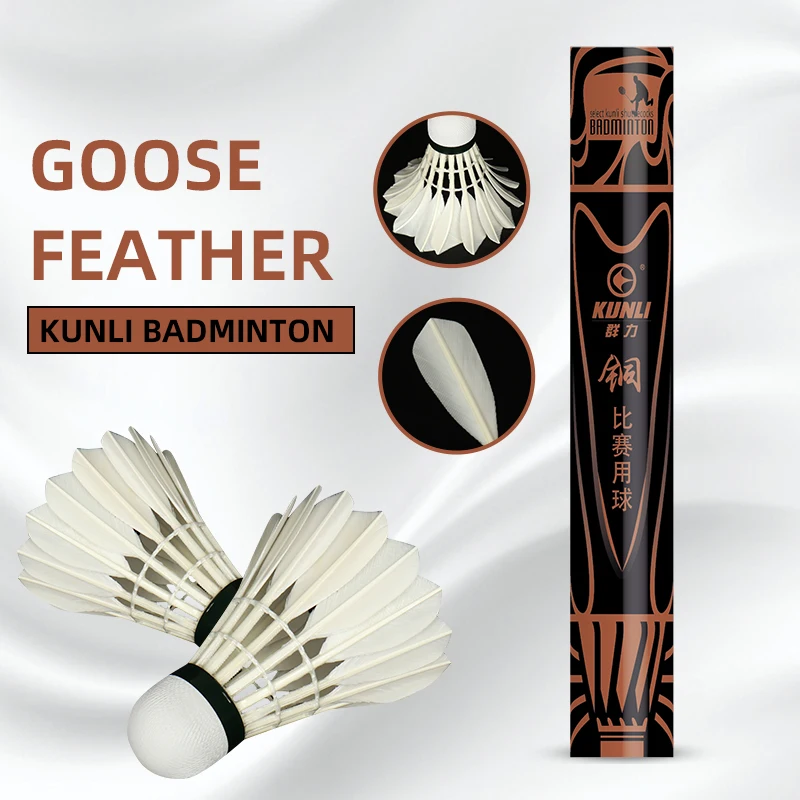 U pashshasini yechdi va sikni ogziga oldi. U ozini orgazmga bogladi va tugatdi.