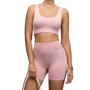 Wholesale Seamless Woman's Yoga Sets Two Pieces Twist Design Breathable Sweat Wicking Bra and Shorts for Sports Outwear