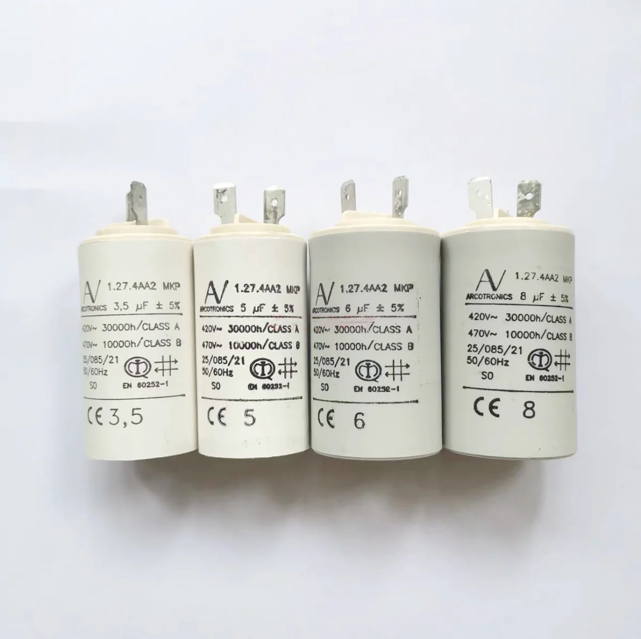 Lot De 14 Camions Et Semi-remorques Miniatures Au Choix