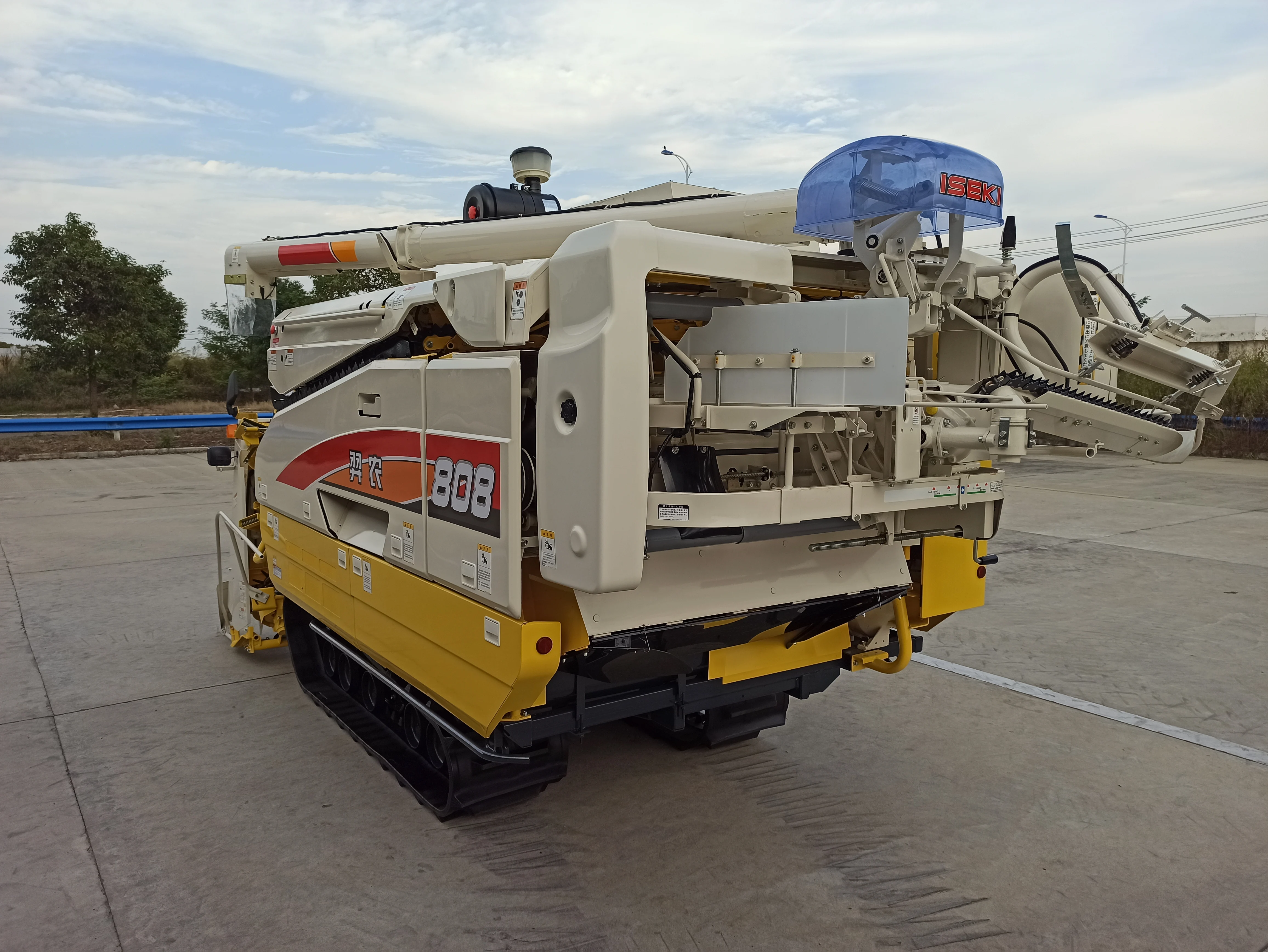 DF ISEKIハーフフィーディングコンバインENF808Gバインダー付き