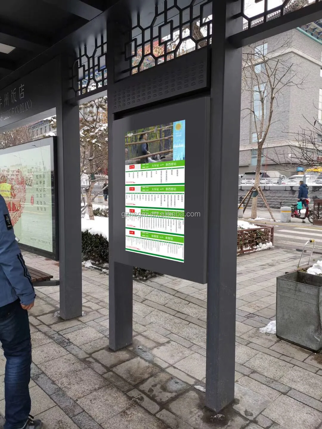 Smart Bus Shelter Air Conditioned Bus Station Closed type Bus Stop with Advertising Light Box Outdoor in Dubai UAE