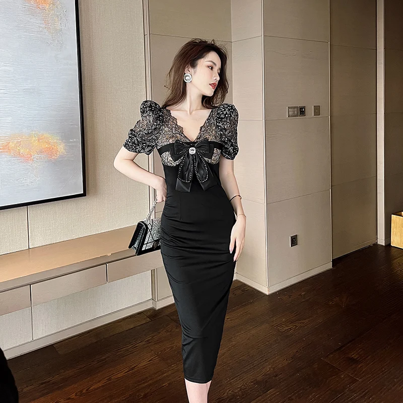 black lace sleeve wedding dress V Neck Long Sleeve Chapel Train Black Lace Wedding Dress