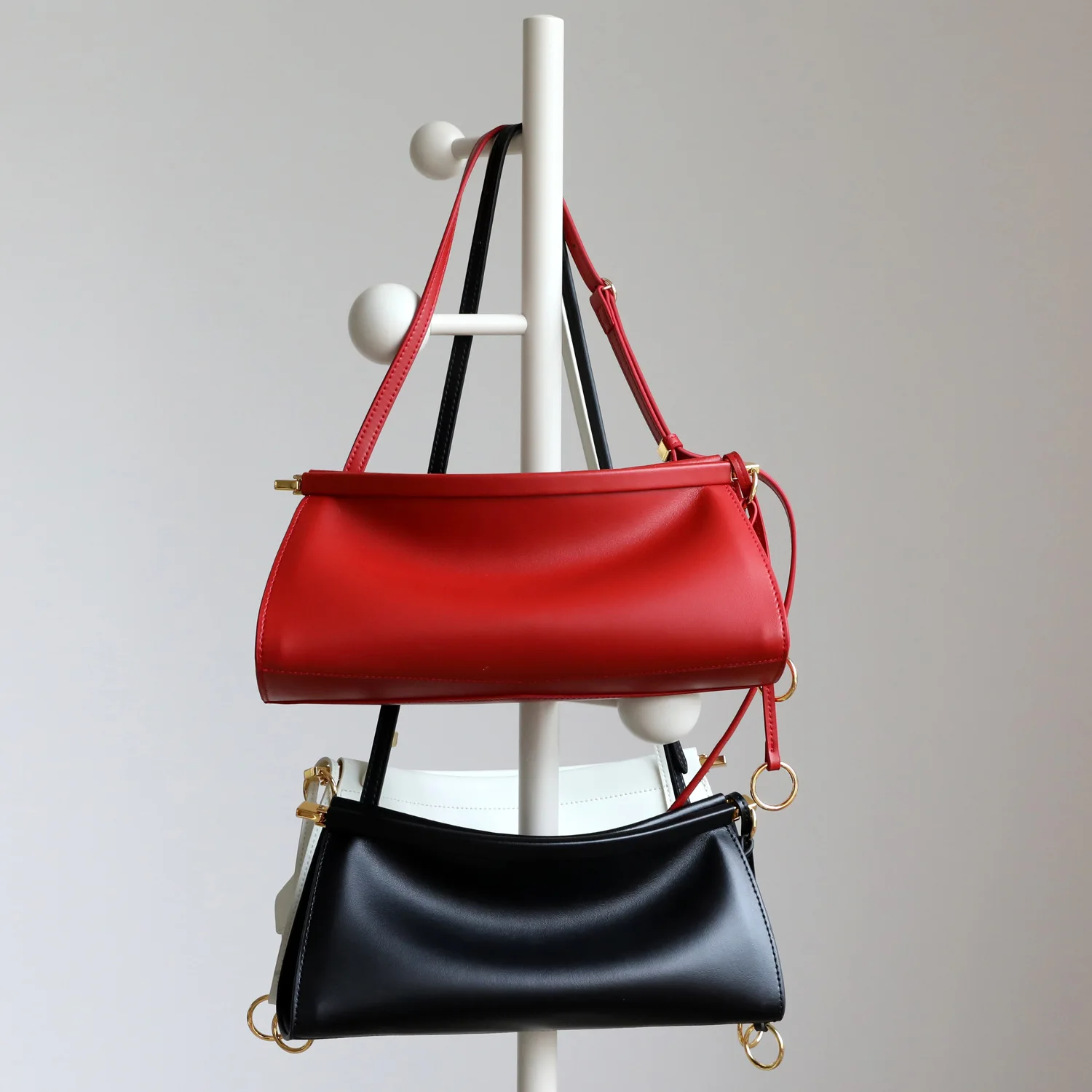 French Niche Design Cowhide Solid Color Clip Closure Clamp Bag High-end Fashion Urban Minimalism Winter 2025 Middle Shoulder Bag