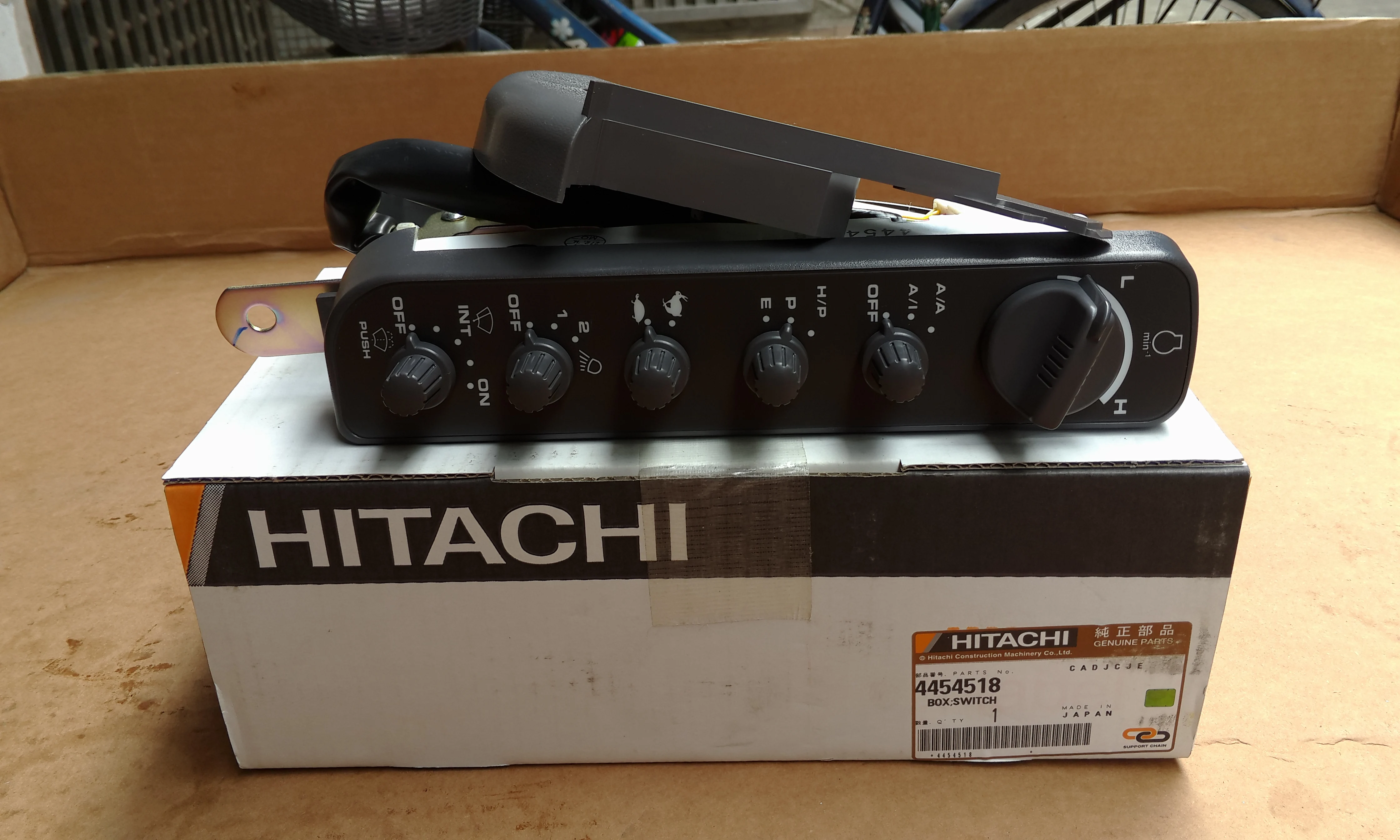 Original Hitachi Excavator Control Switch Box Panel 4454518 for