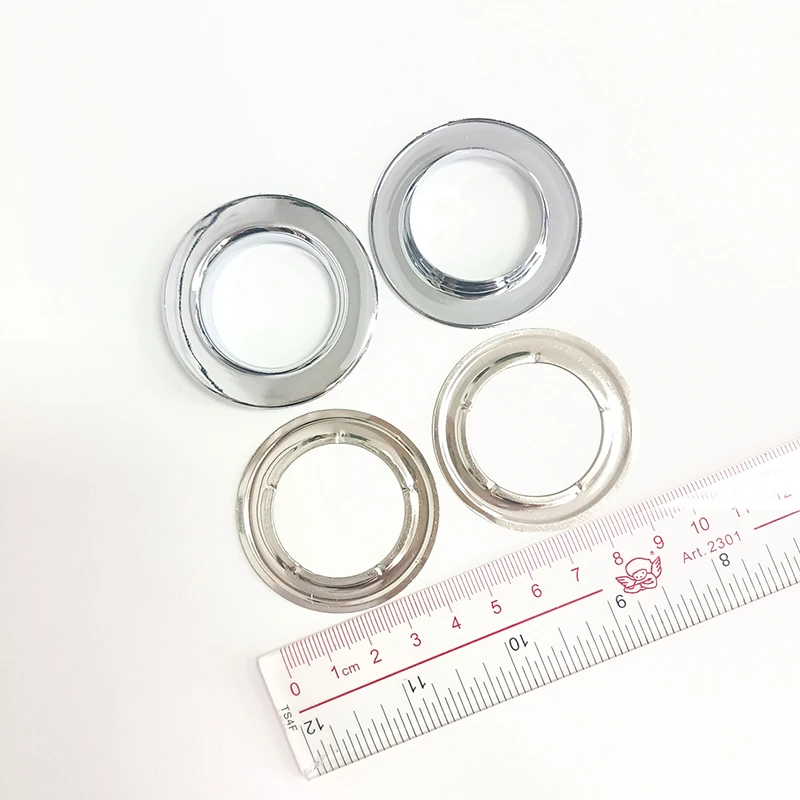 Металлическая проушина для сумок