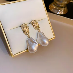 Vintage Elegant  Silver Needle Retro Baroque Shaped Pearl Earrings Pearl Pendant Simple Irregular Wholesale Bridal Earrings