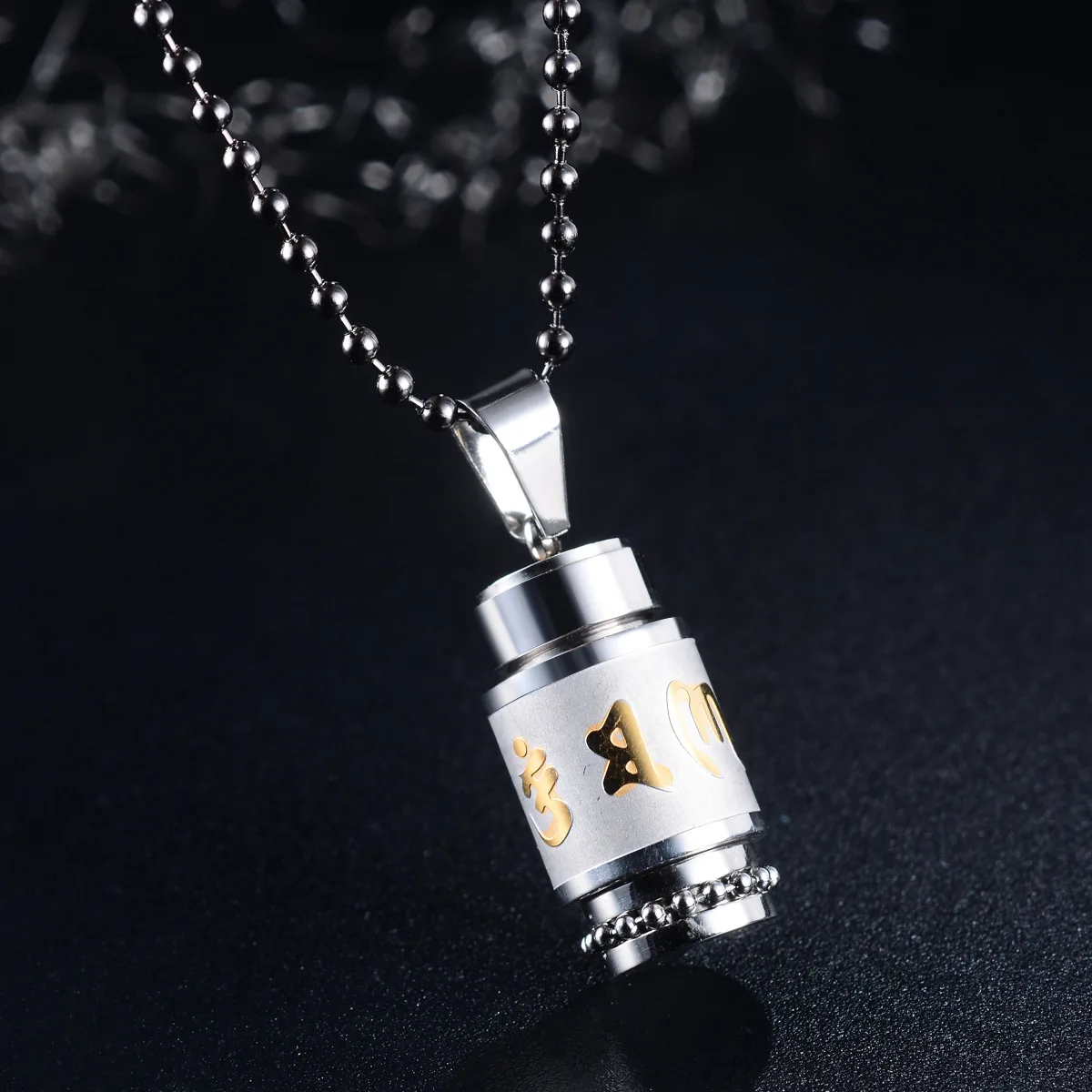 Collier Pendentif Bouddhiste Rotatif Six Mots - Roue De Prière Mantra En Acier Inoxydable